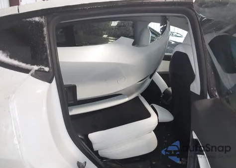 2020 Tesla Model Y Long Range Dual Motor All-Wheel Drive z USA, uszkodzony, nr VIN 5YJYGDEE4LF049721